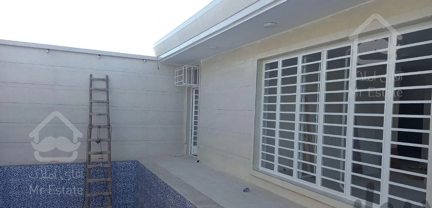 رنگ آمیزی ساختمان و (طرح کاغذ دیواری)