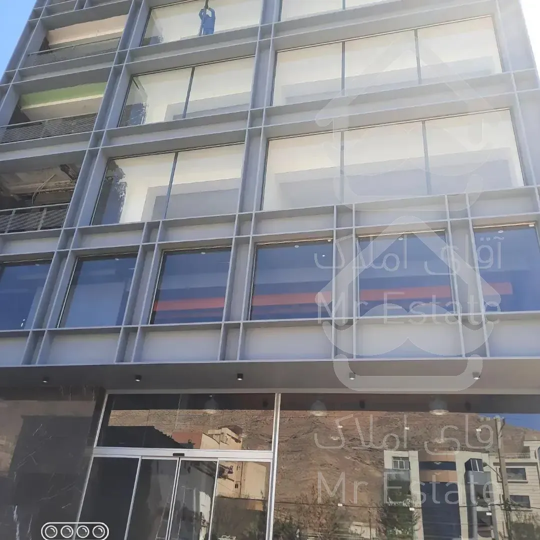 جهت هر کار تجاری و برند و بانک ،آزمایشگاه، کلینیک ،نمایشگاه فرش و مبل