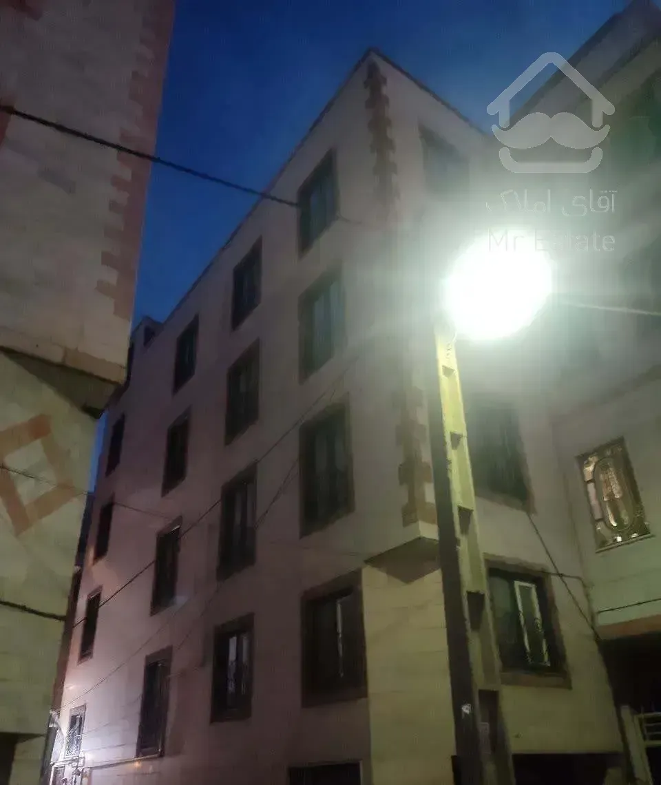 ارمغانی کوجه توکلی 43 متر 18 ساله با پارکینگ