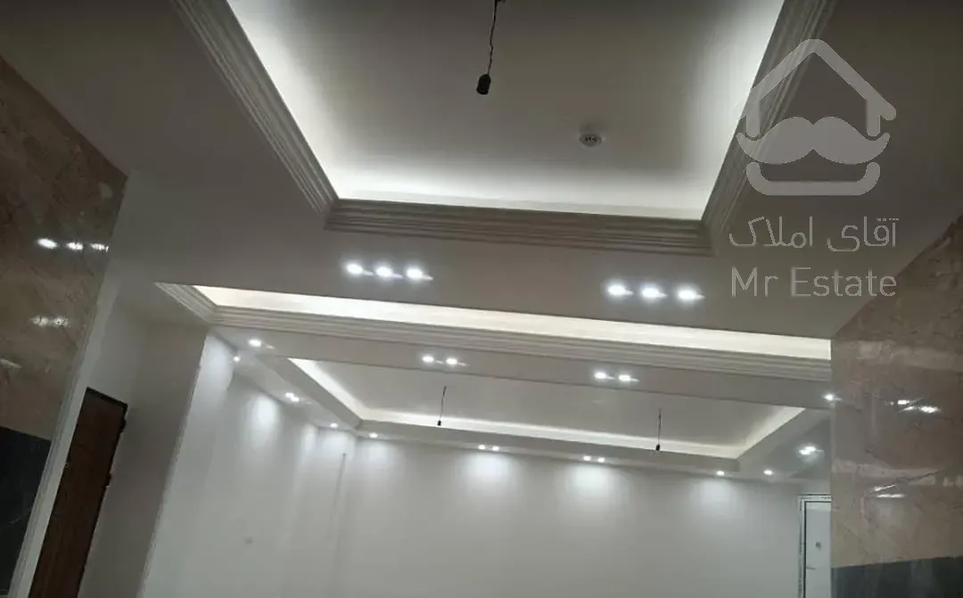 واحد ۱۰۰متری شاپوری