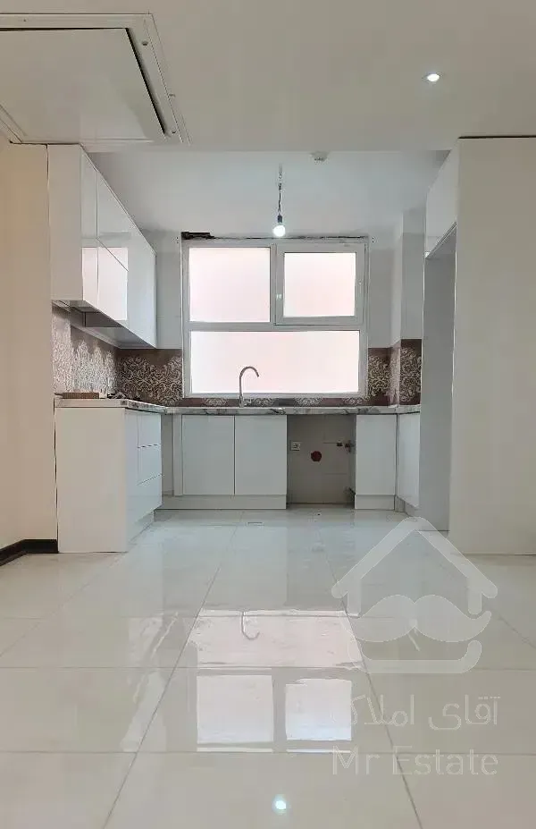 63متر نوساز  فول امکانات  زوج و مجرد