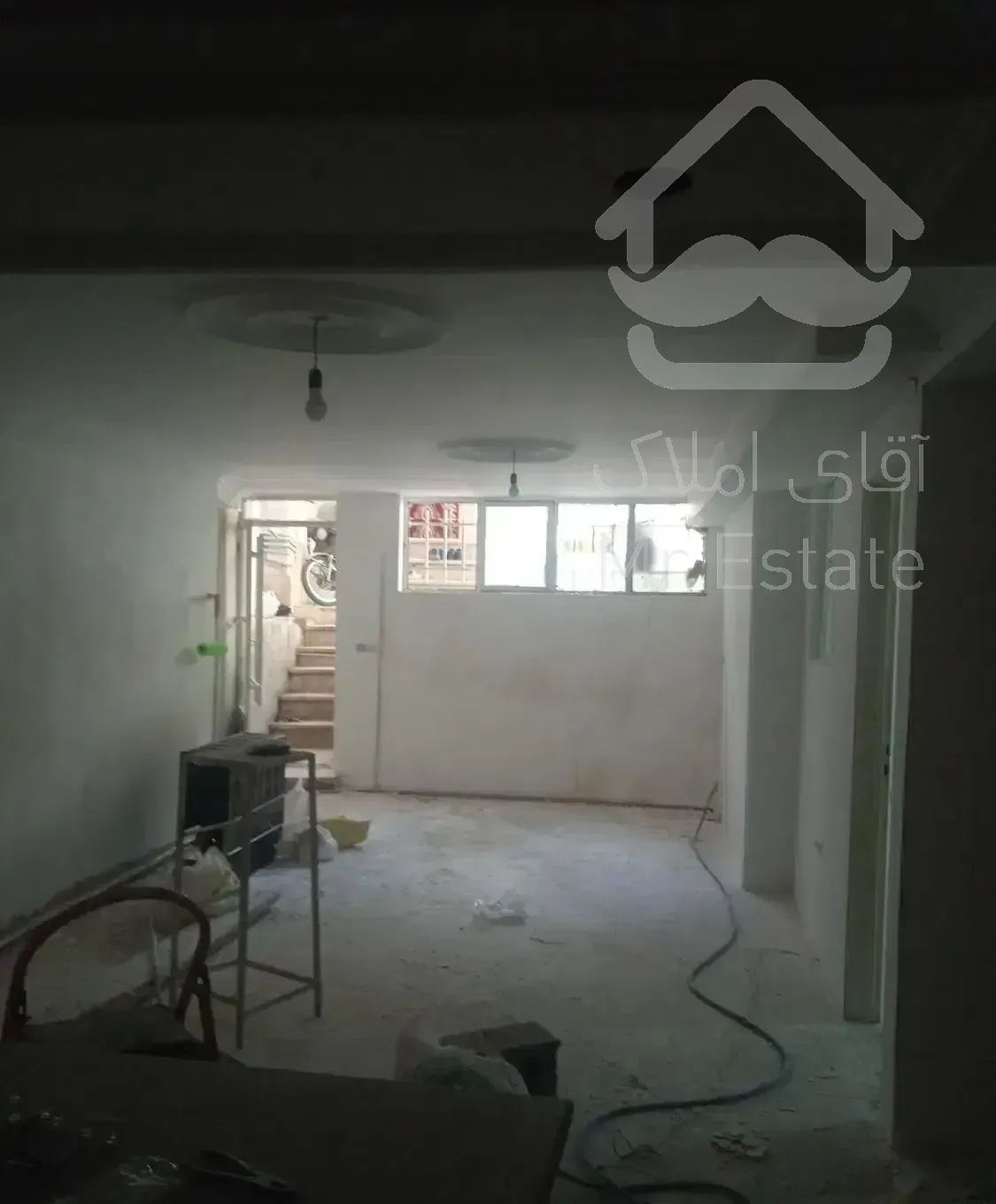 واحد۱۰۰متری سه پله پایین در فرحزاد