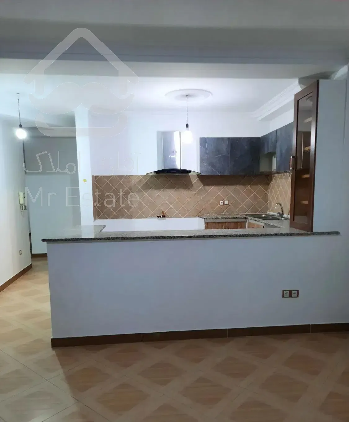 ۱۱۰ متری در نور طبقه دوم