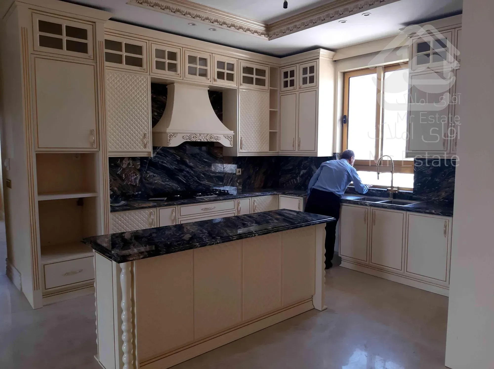 خرید آپارتمان ۱۷۵  متری سنبل