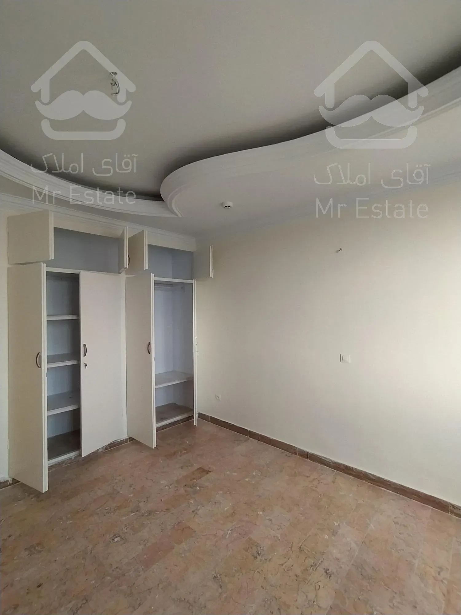 واحد خوش نقشه ویوعالی طبقه آخر اجاره چندساله