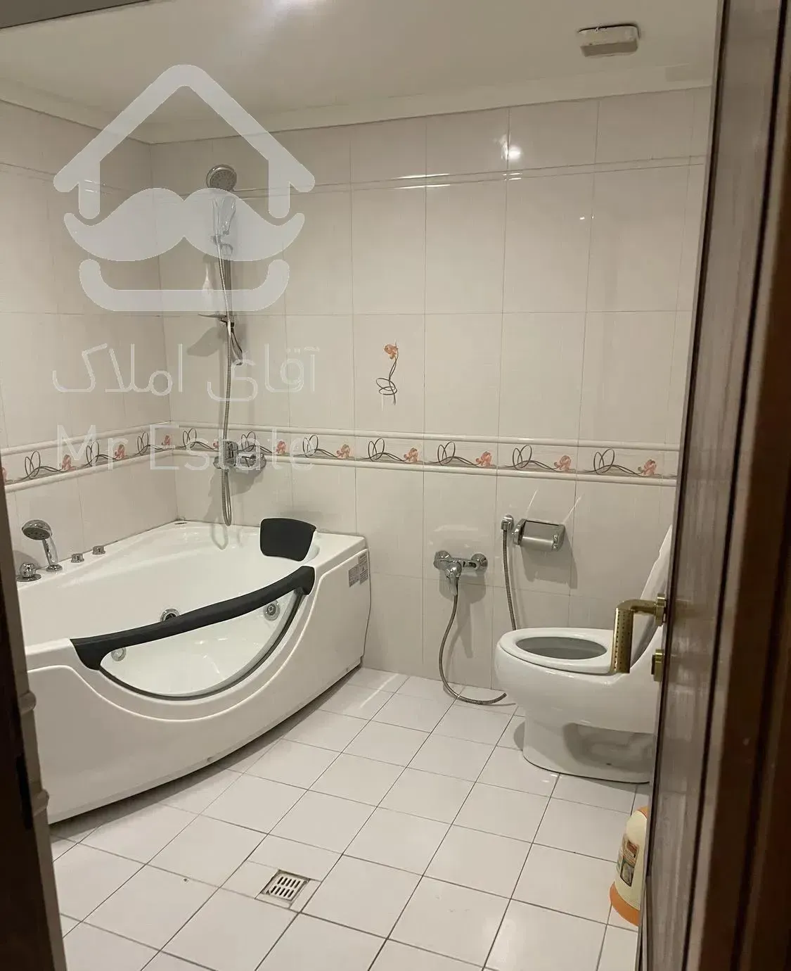 ۲۹۰ متر / ۴ خواب / شیک و خوش نقشه