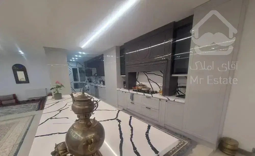 فروش  آپارتمان ۲۶۰ متری ابن سینا