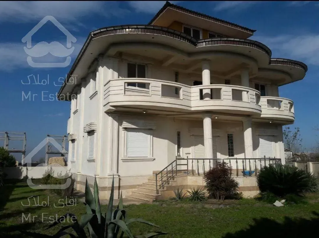 عمارت بزرگ شاه نشین با ویو طبیعت بکر شمال