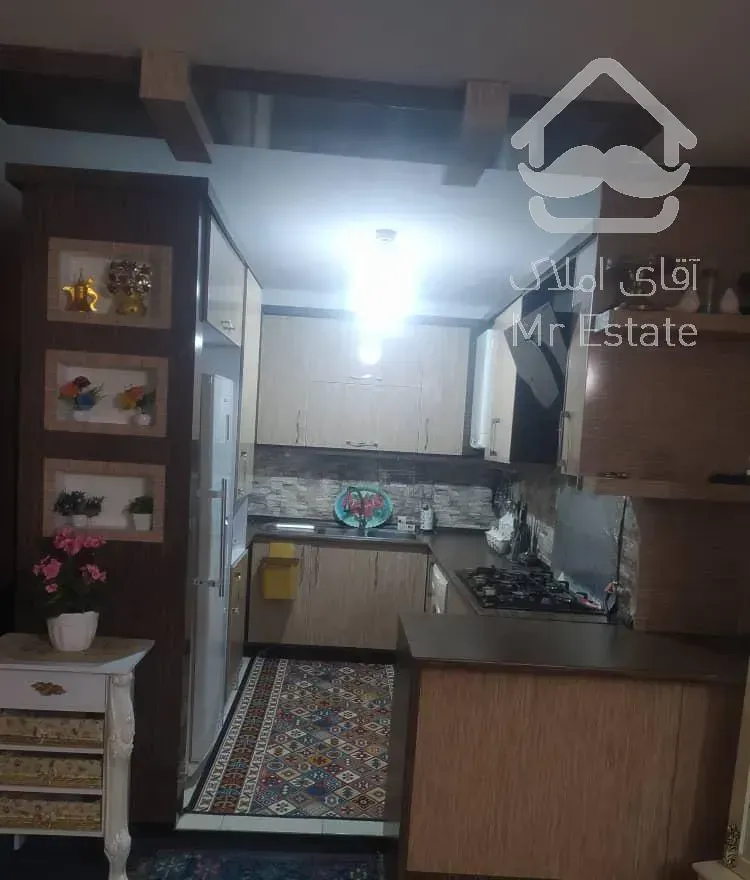 ۸۳ متر درب برقی پارکینگ مسقف طبقه دوم نور