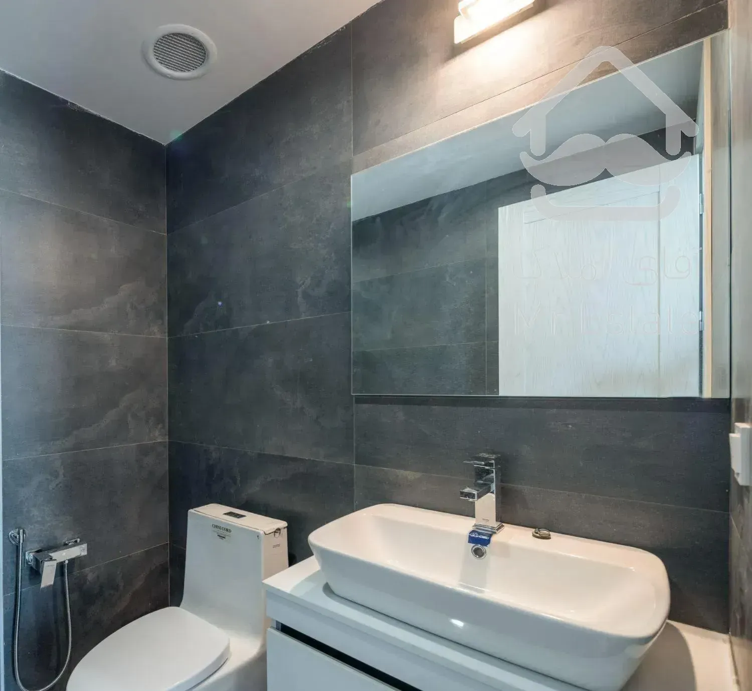 ۱۳۵ متر برج میکا