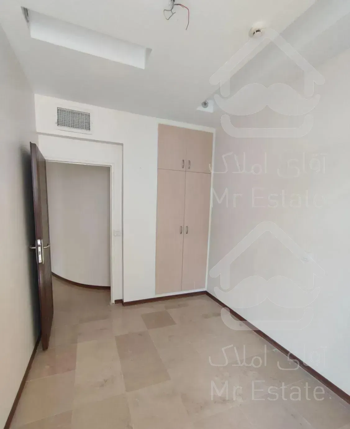 آپارتمان ۱۱۰ متر سالن پرده خور، فول