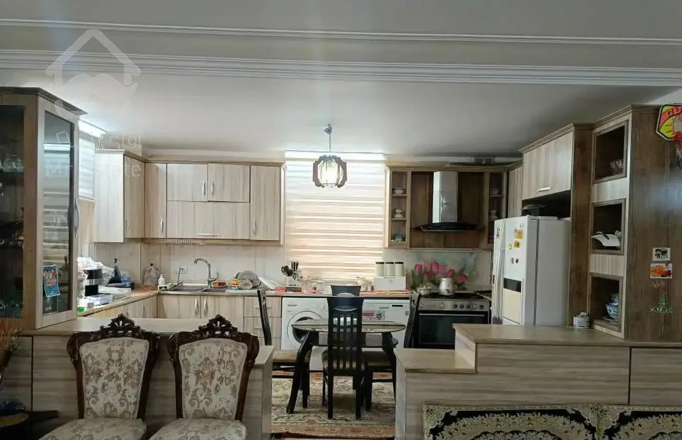 ۱۱۰متر/خودساز مدیران /سه نبش /شاهان