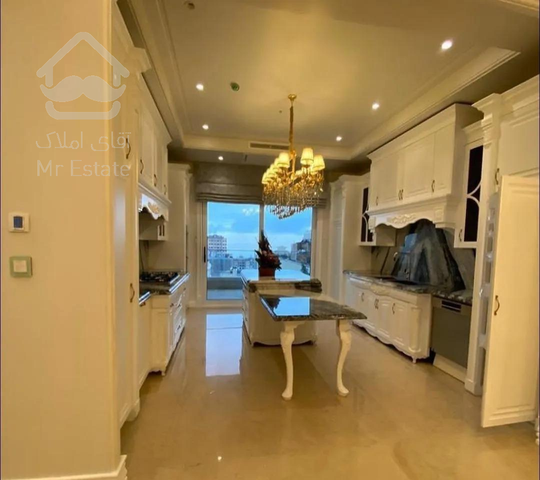 اپارتمان۲۷۰متری / کلاسیک نوساز بی بدیل درمنطقه/