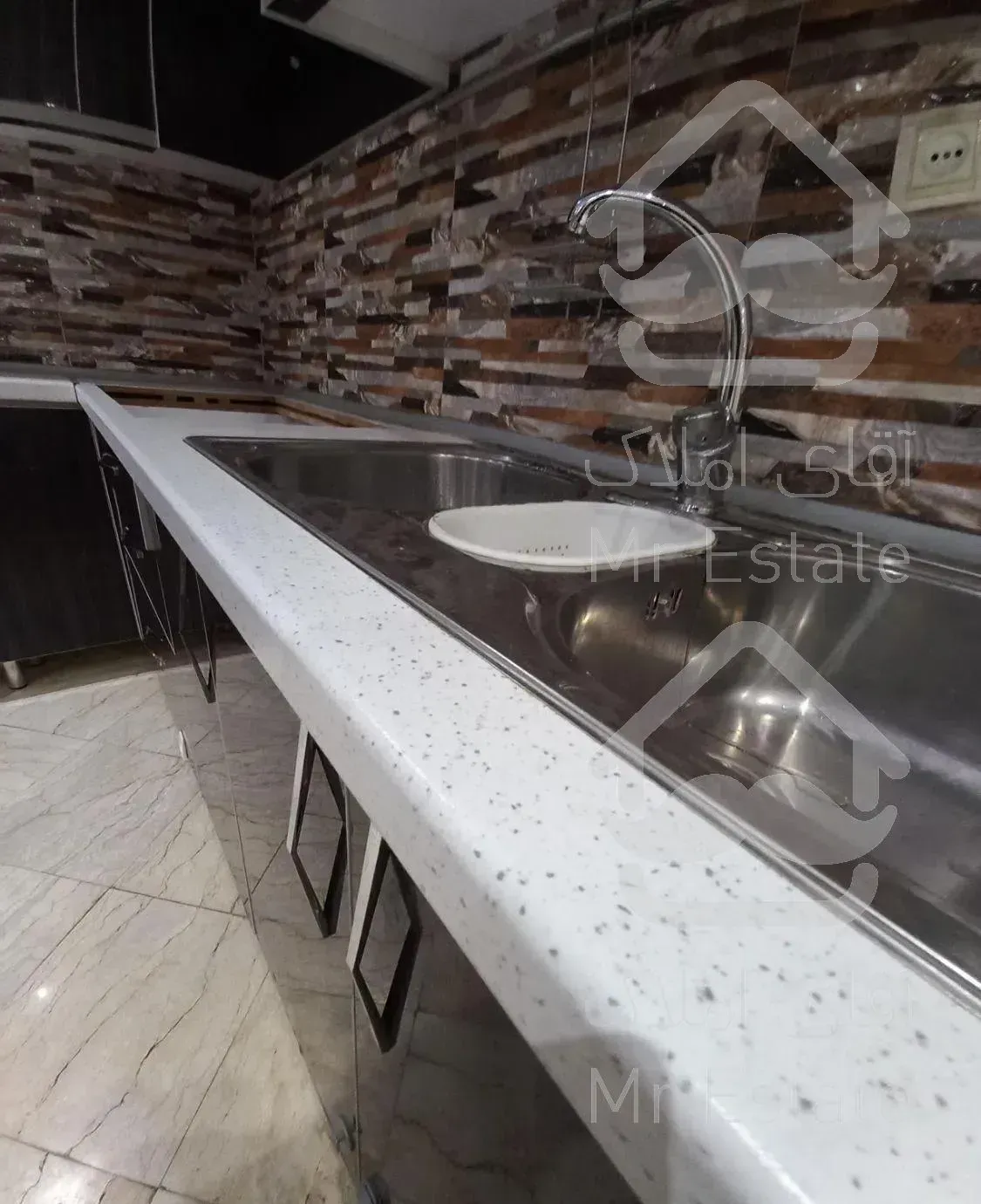 ۹۲ متر ، ۲ خواب / رو به آفتاب