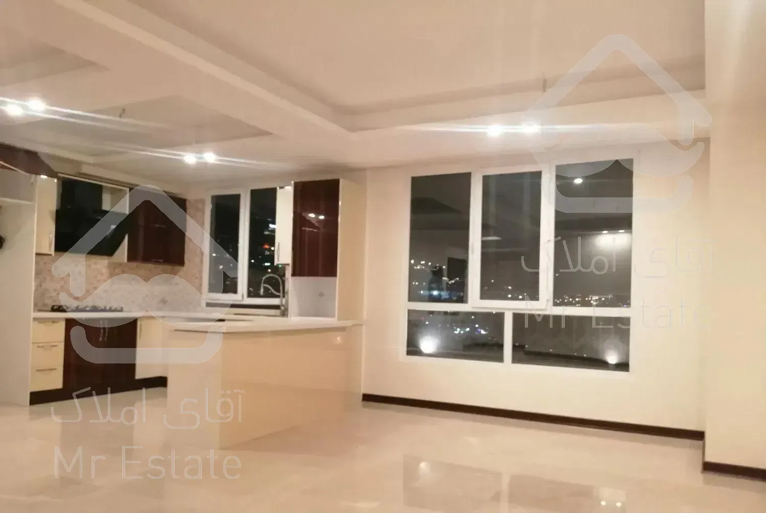 93متر2خواب/نوساز/سندآماده/ویو شرق