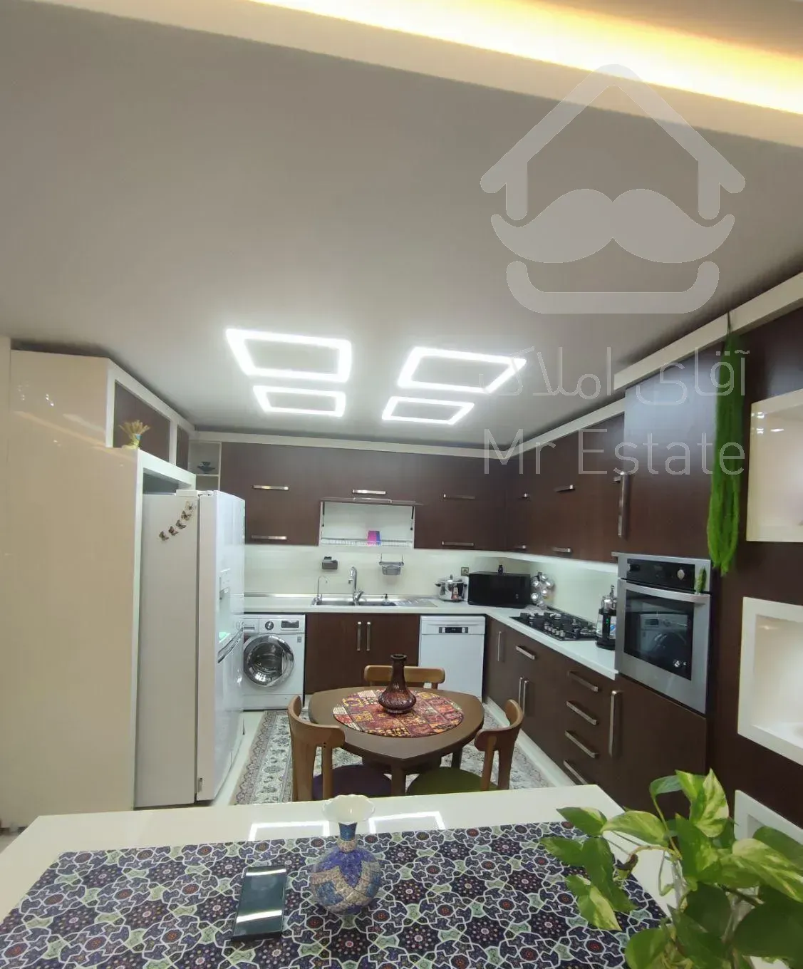 ۱۳۱ متری/ سه خوابه/ تک واحدی/ برازنده