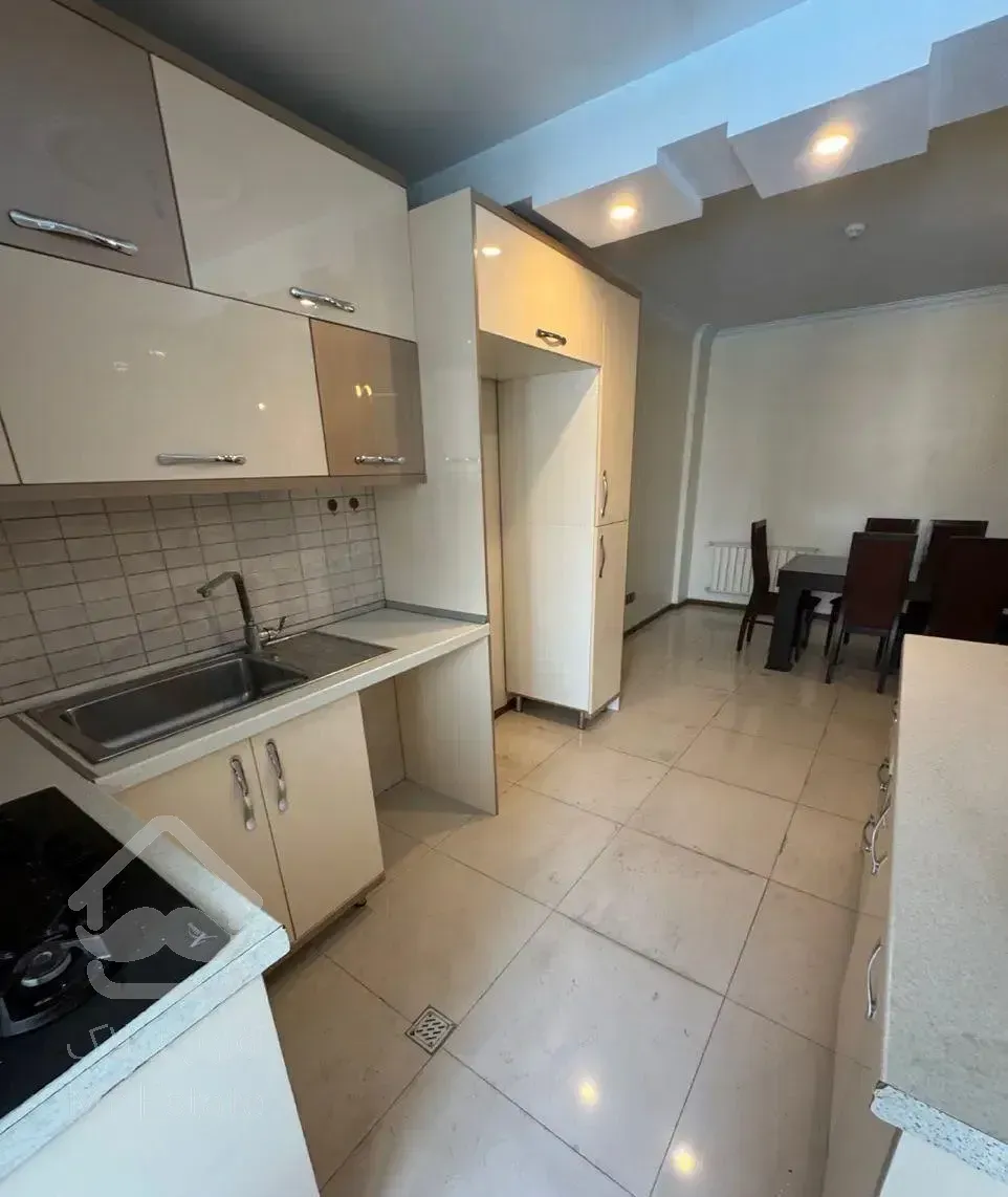 ۶۳ متر / ساختمان مجلل/۲ خواب