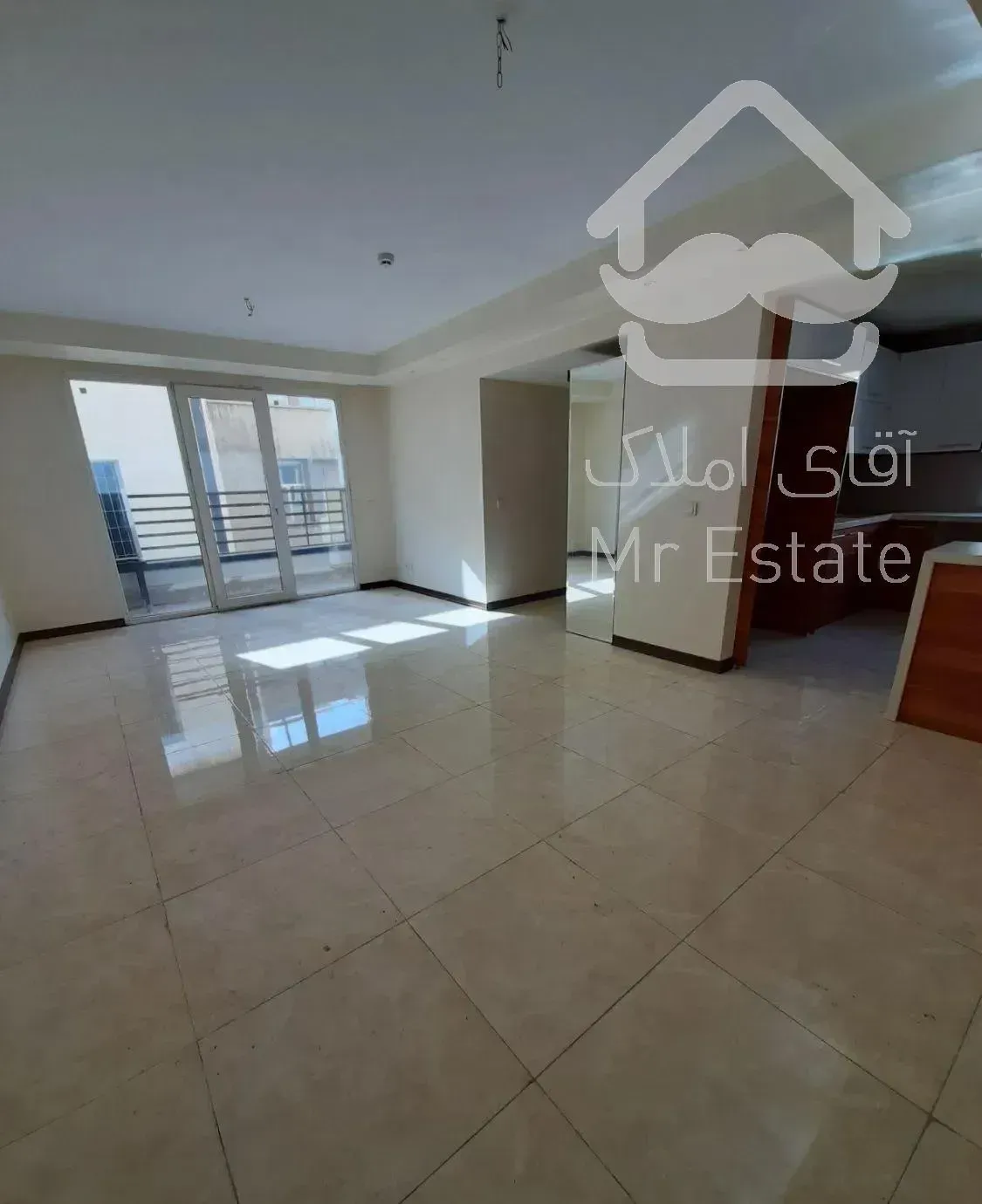 95 متر سالن پرده خور