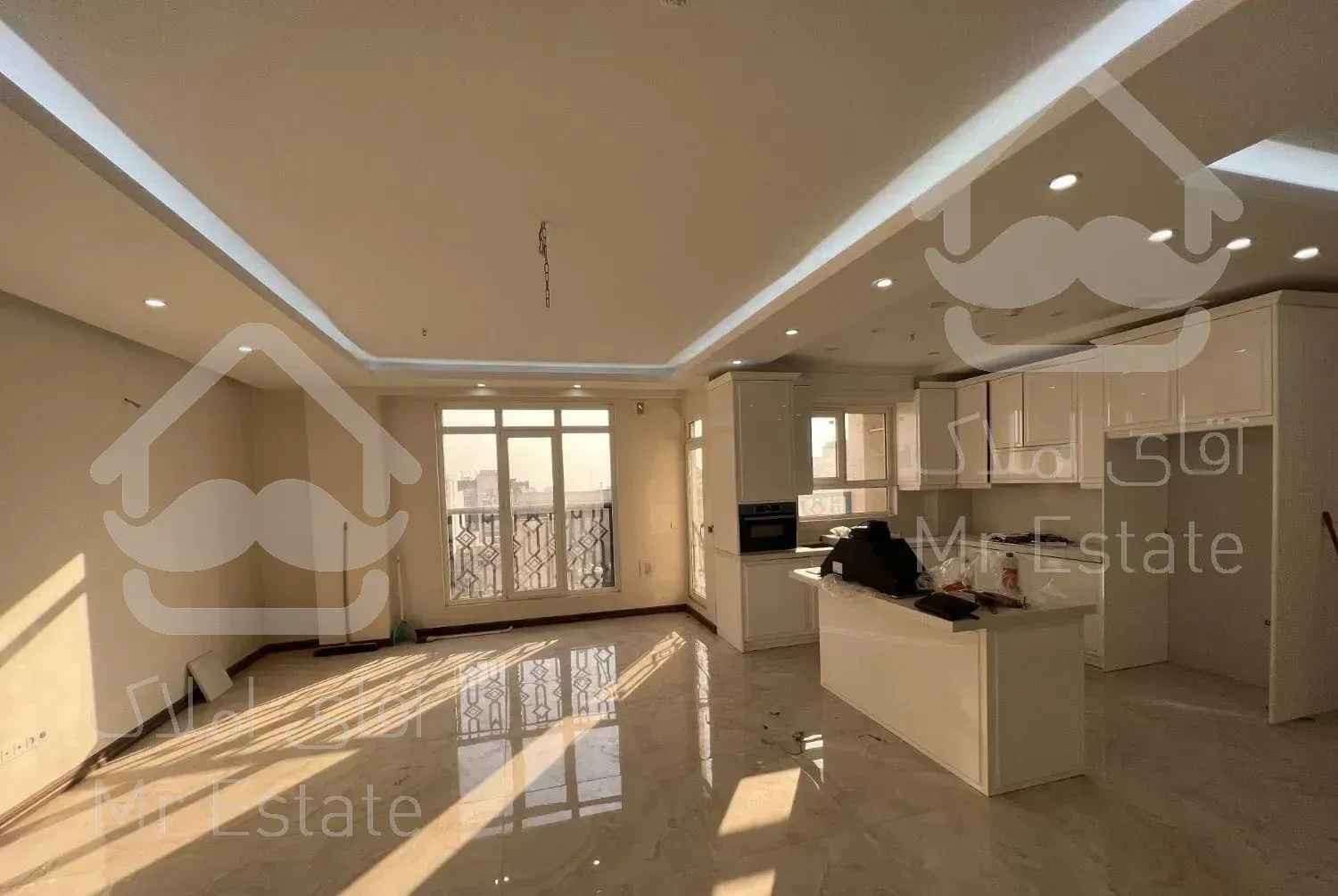 * خواجه عبدالله ۱۰۲متر' نوساز - ۲پارکینگ سندی *