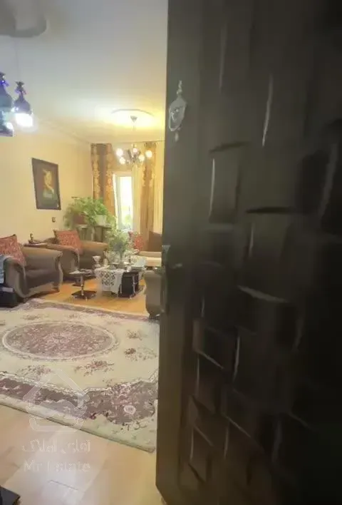 ۷۲ متر /دوخواب / فول / نور مستقیم  / بالکن