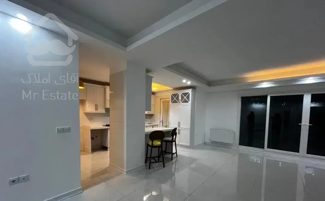 ۱۶۰ متری ، رادیودریا/ سَنَد شش دانگ