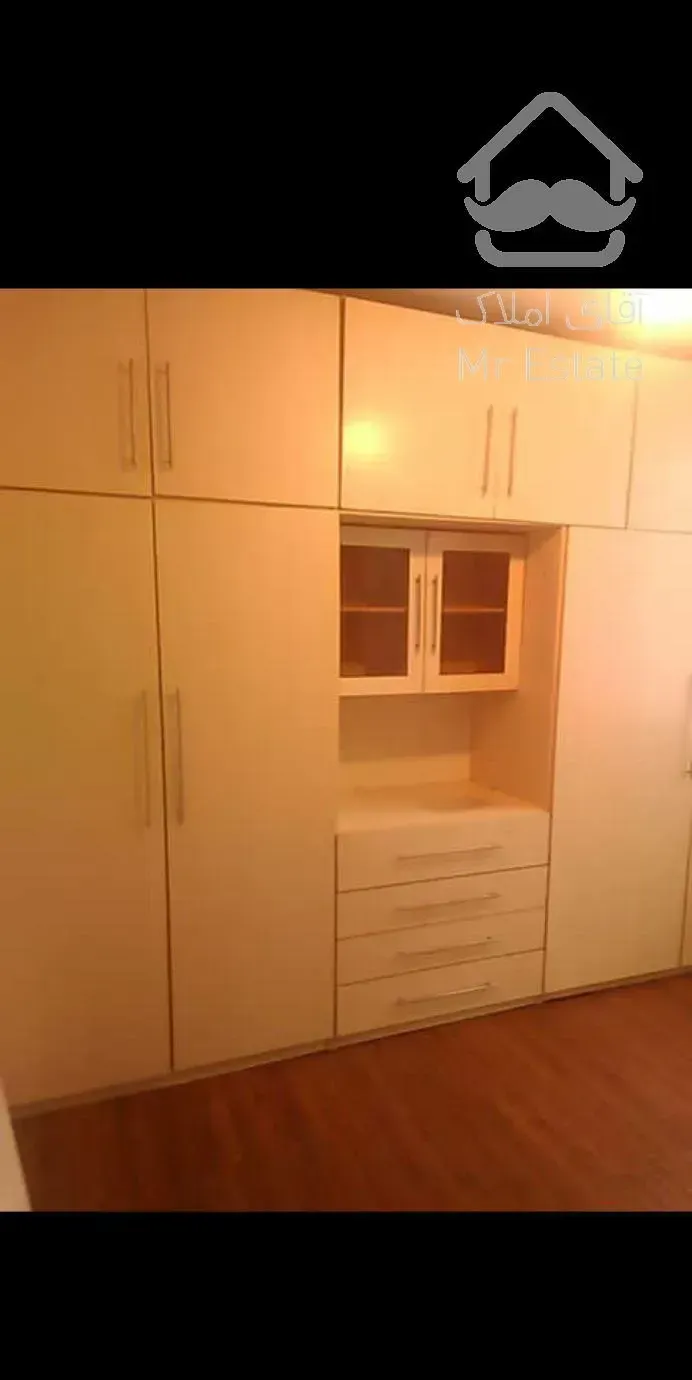 ۷۶ متر  پروانه شمالی