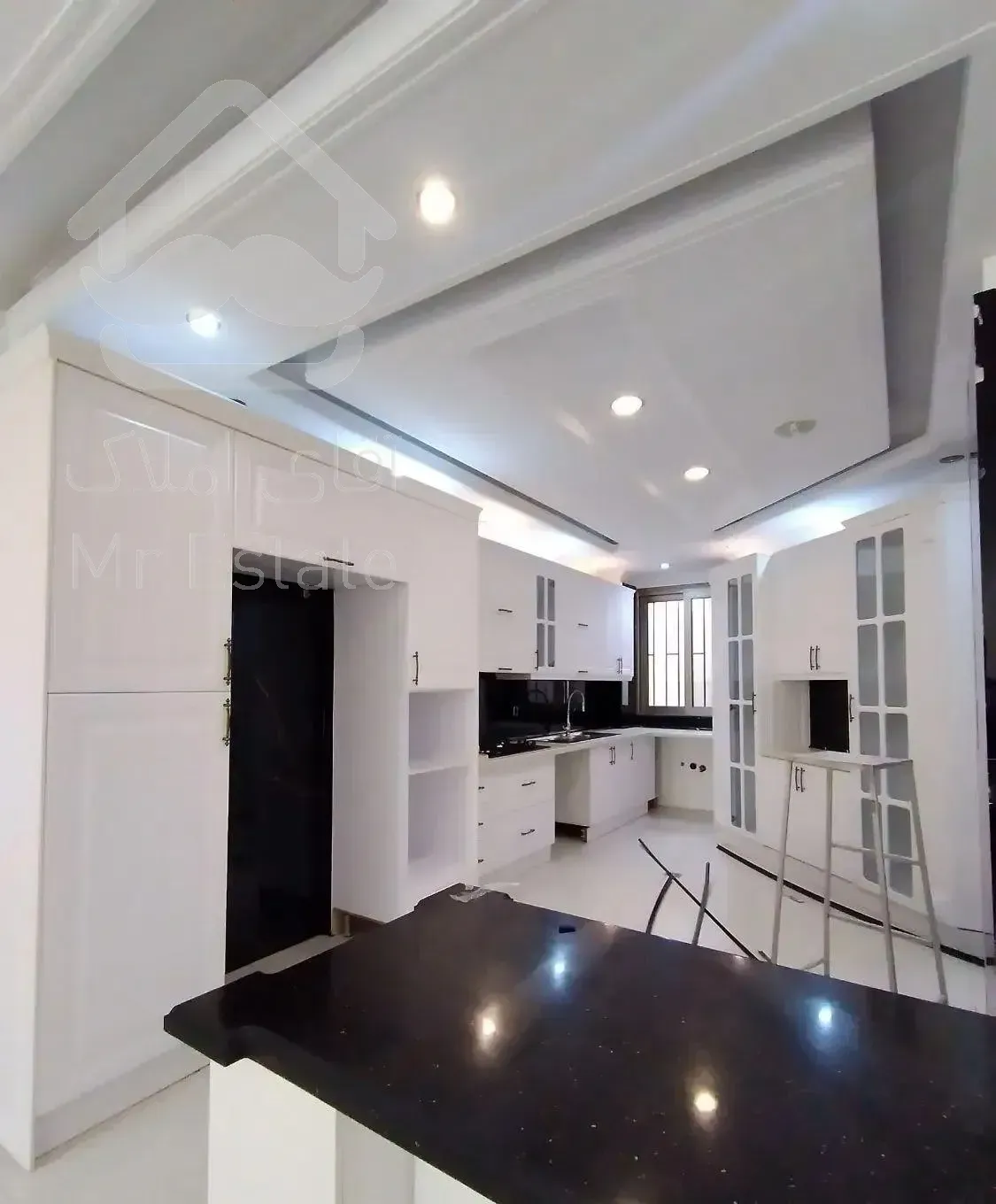 ۲۵۰ متر / اندرزگو / فول مشاعات