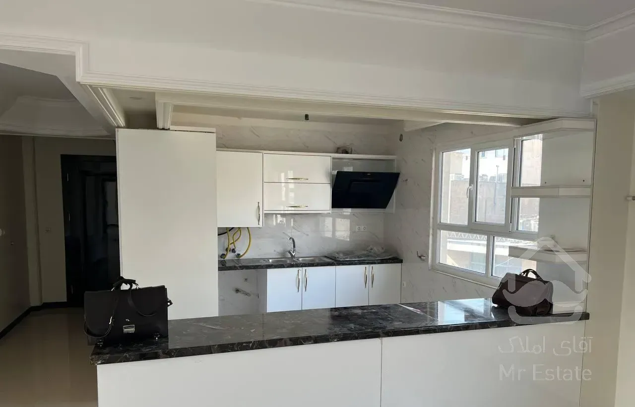 آپارتمان مسکونی نوساز موقعیت اداری