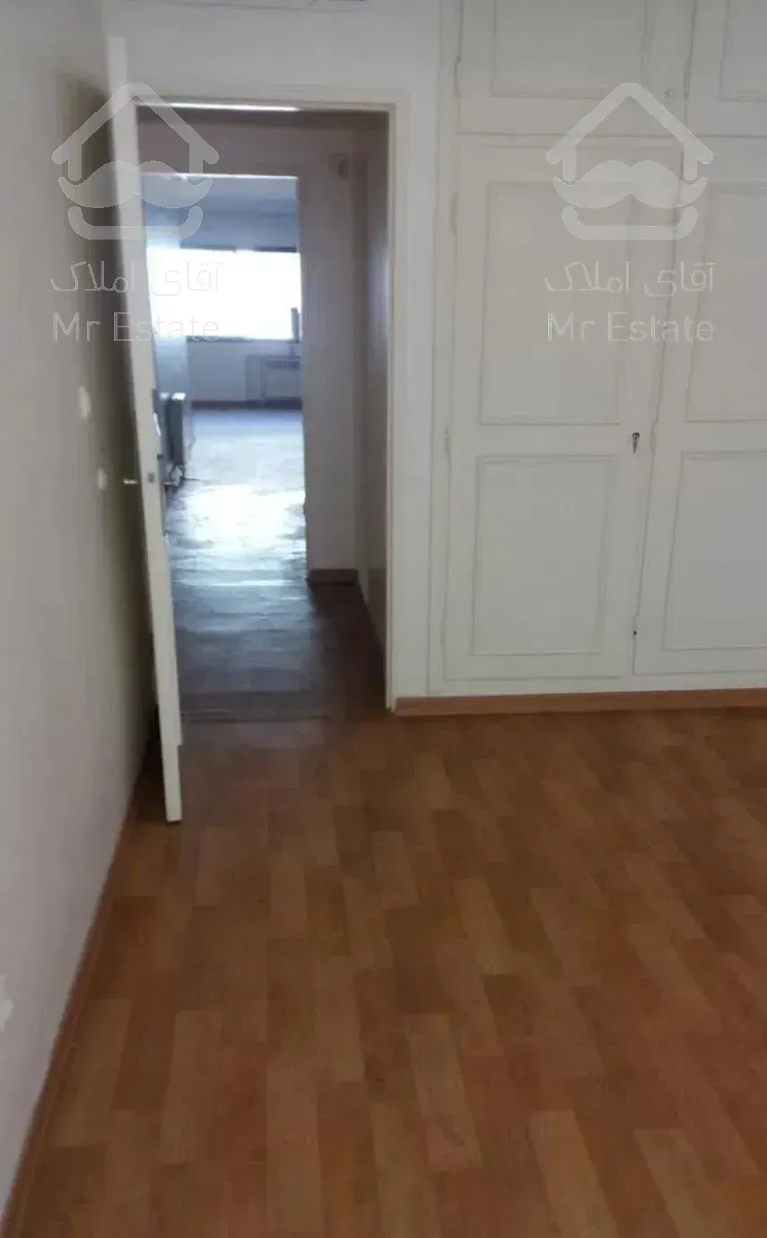 واحد ۱۳۷ متری  دو خوابه / فول / طبقه اول /  دبستان