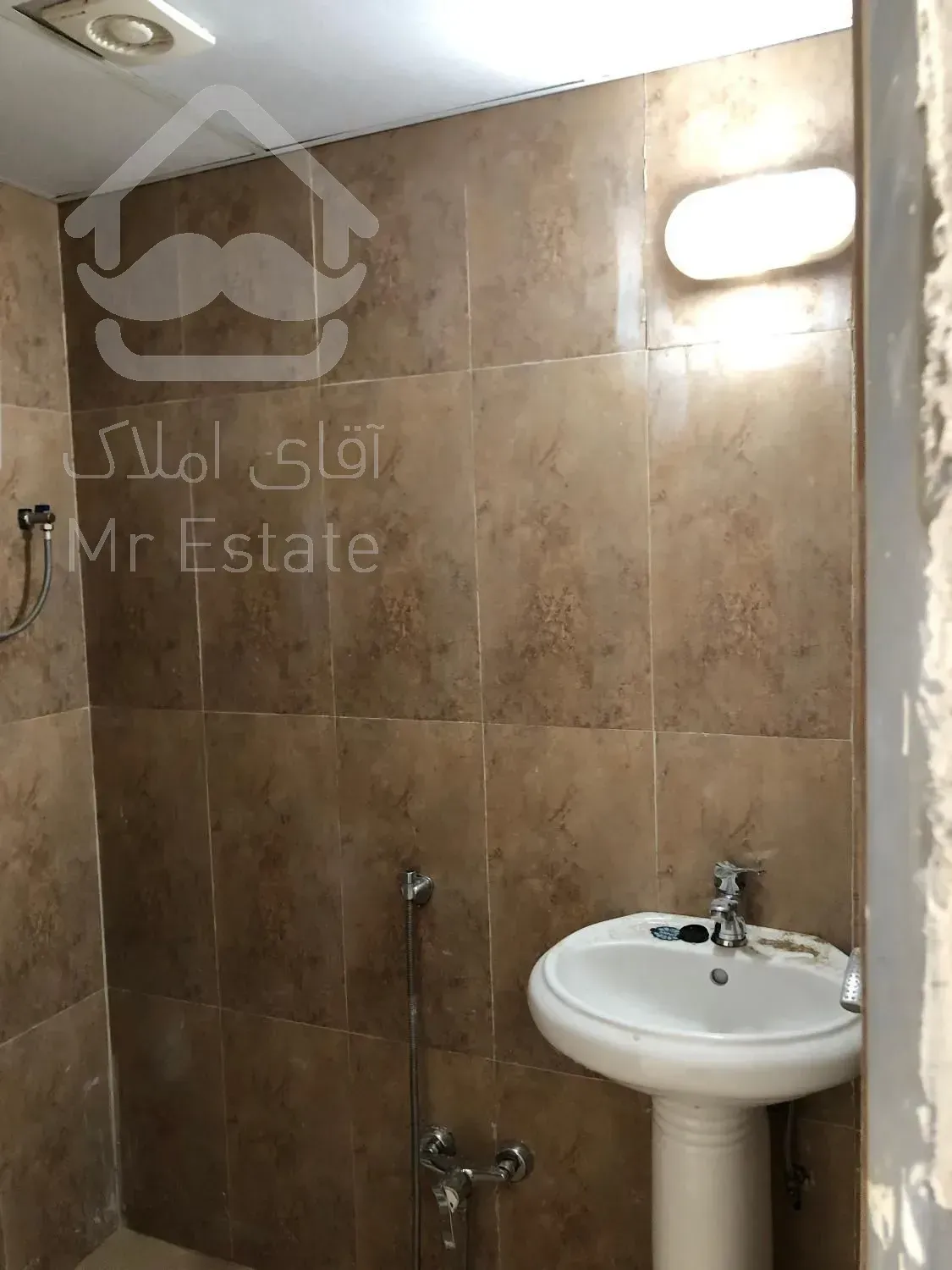 برج افق ۳ شهرک شهید بهشتی ۹۷ متری