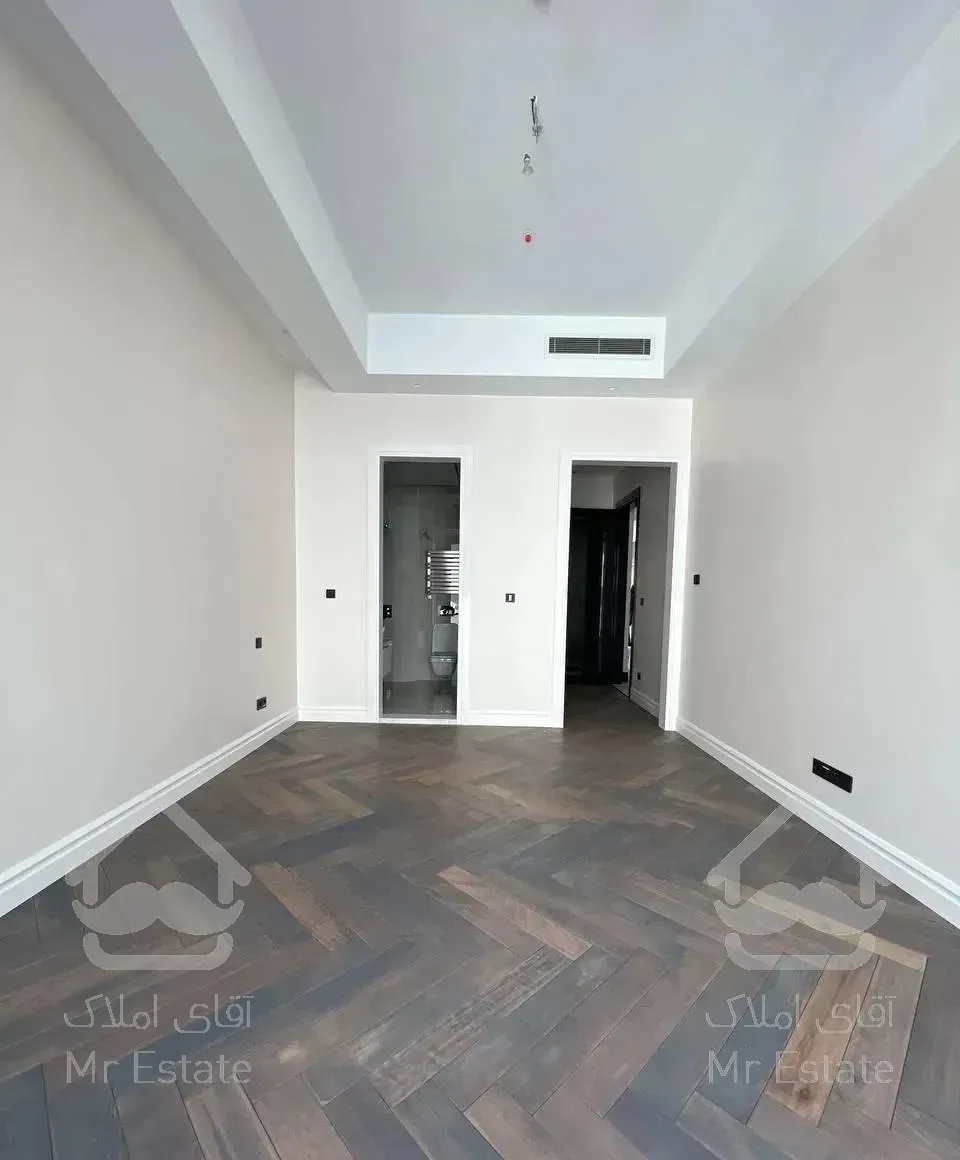 مدرن و برند ۲۲۰ متری کامرانیه با تراس گاردن