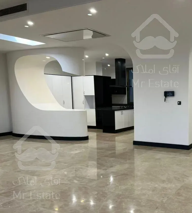 اپارتمان  ۲۲۰ متر کلیدنخورده