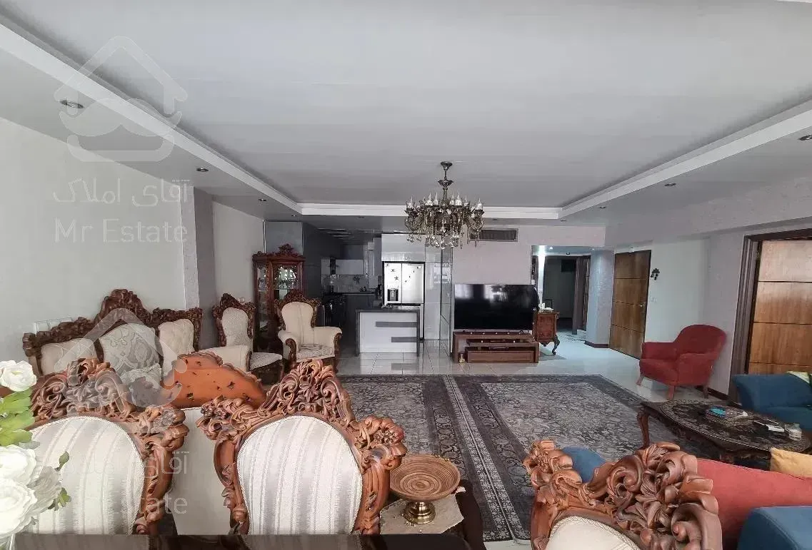 آپارتمان ۱۳۰ متری ۳ خوابه  و شیک