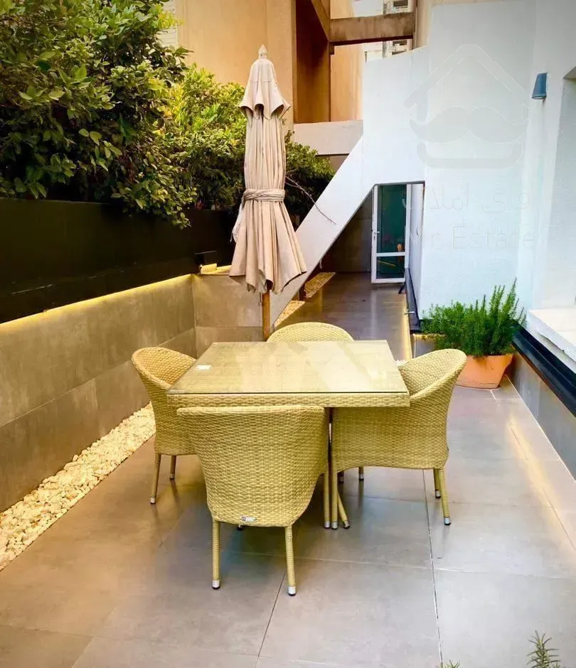 ۱۹۵ متر زعفرانیه (فروشنده)