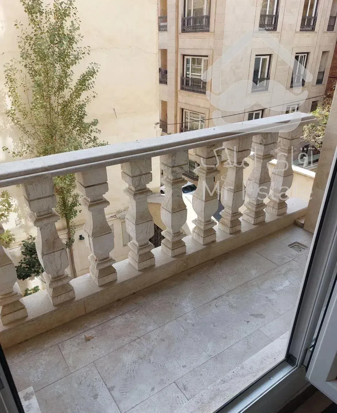 ۲۲۰متر ۴ خواب (در حد نوساز)