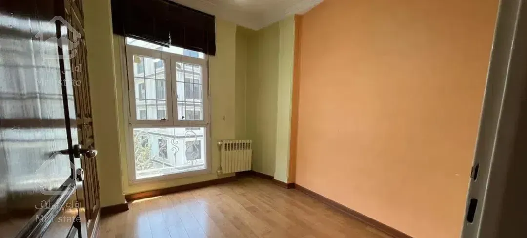 ۲۴۵ متر/ ۵ اتاق/۳ پارکینگ مجاور هم