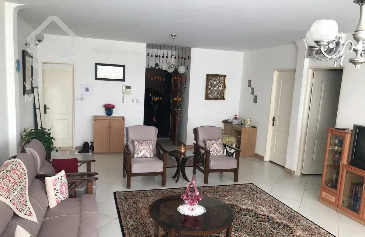 کرج ٩٢ متری خوش نقشه غرق نور