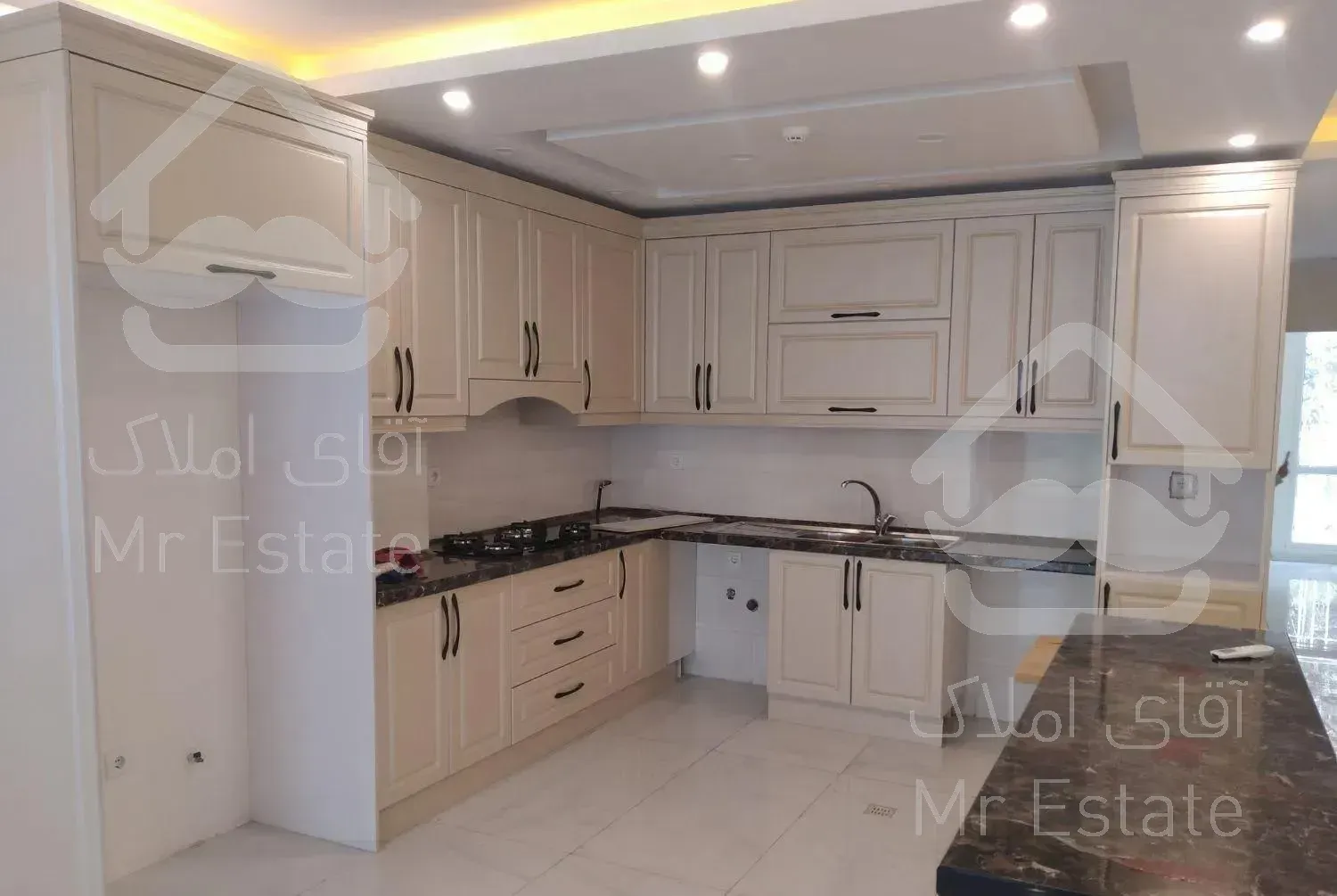 آپارتمان ۱۵۱ متر، سه خواب، باقرخان