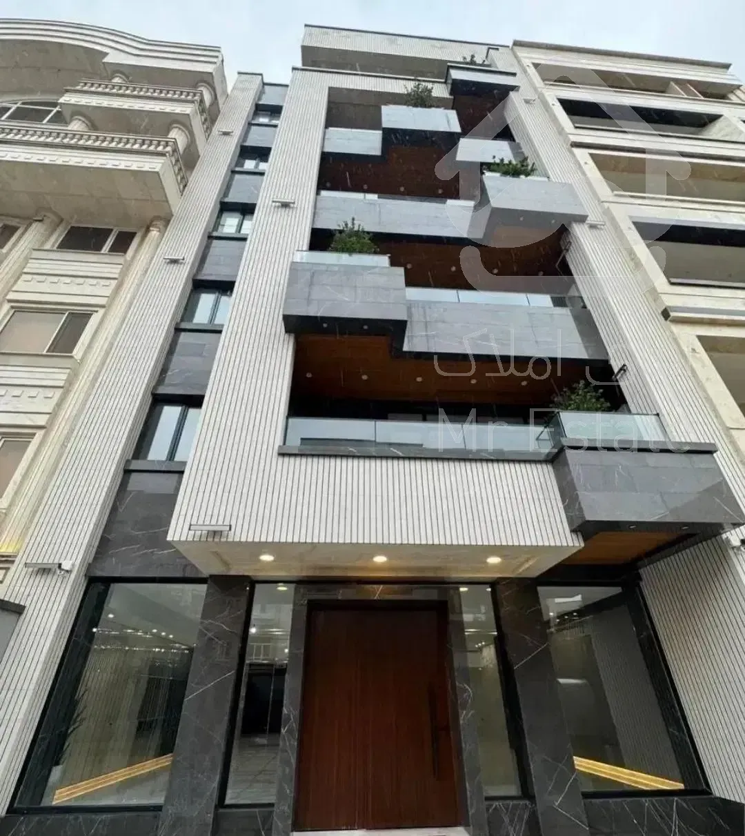 ۱۸۵ متر / دو پارکینگ/ تکواحدی / فروشنده واقعی