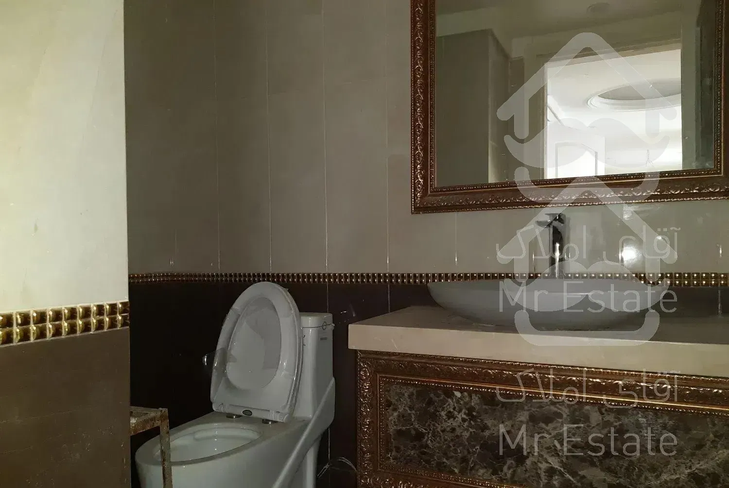 اپارتمان ۱۱۰ متر نوساز ظفر