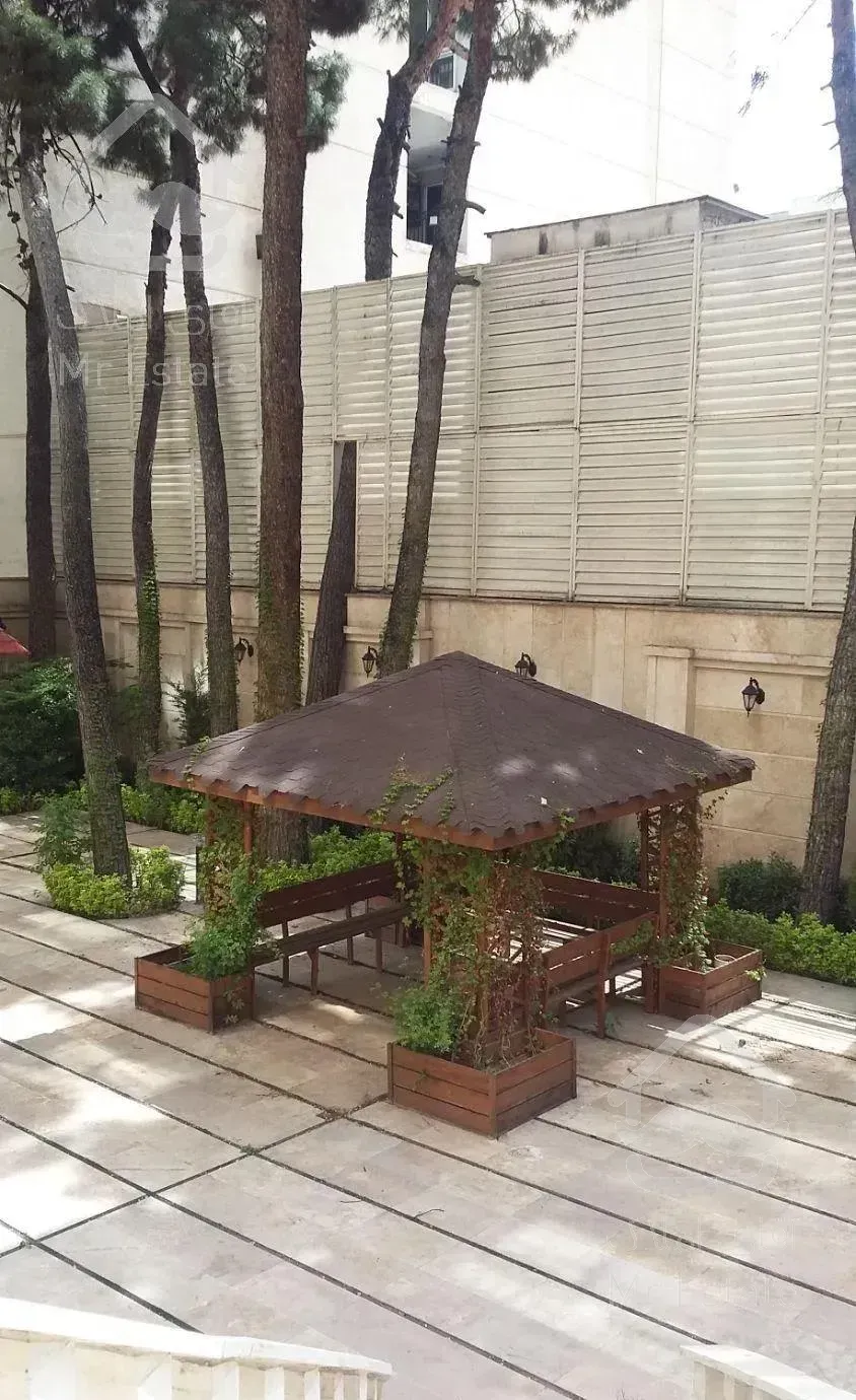 ۲۰۰ متر آپارتمان برند*قلب دروس*کلید نخورده