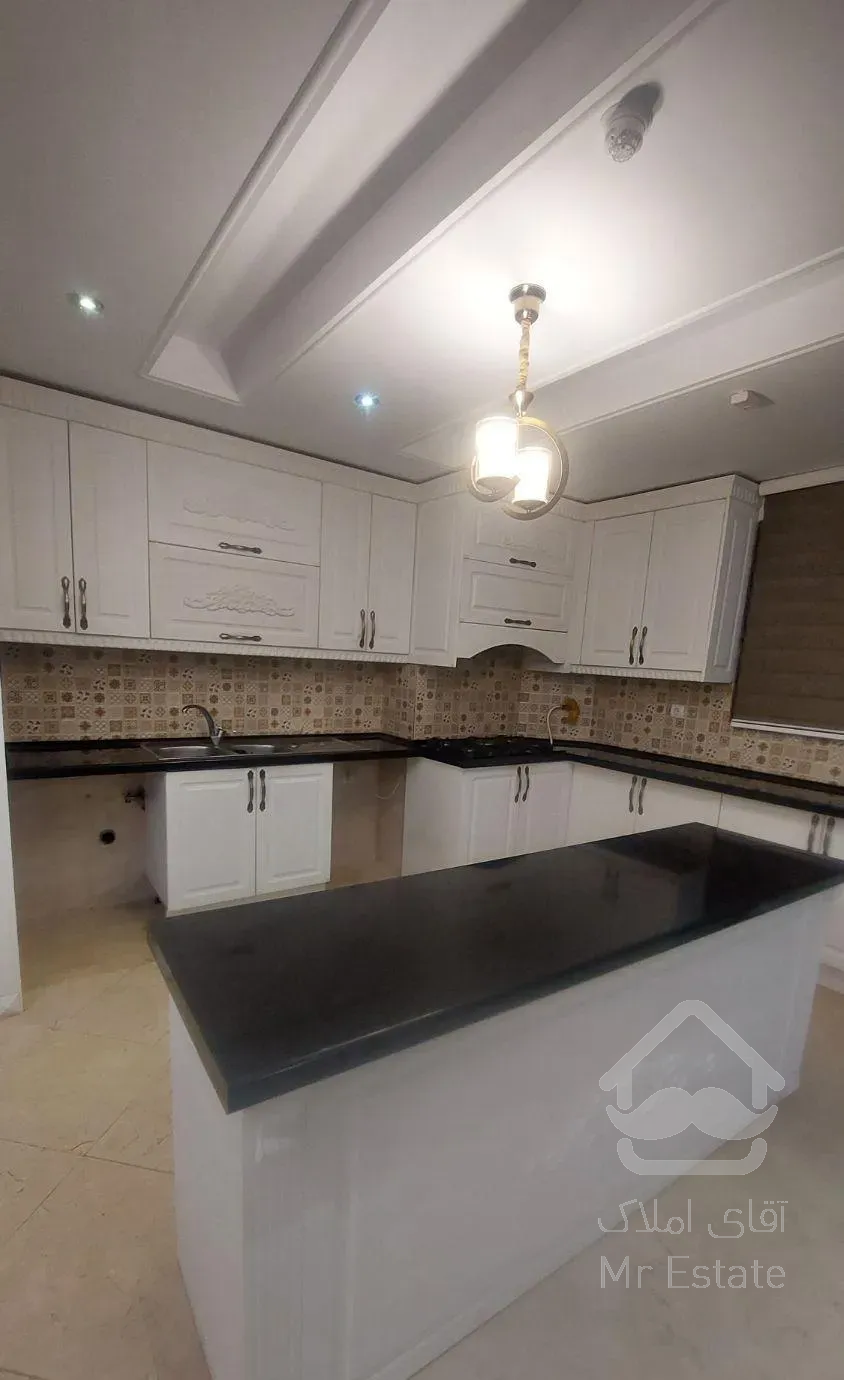 ۱۳۵متر/نوساز/سالن پرده خور/طبقه شش