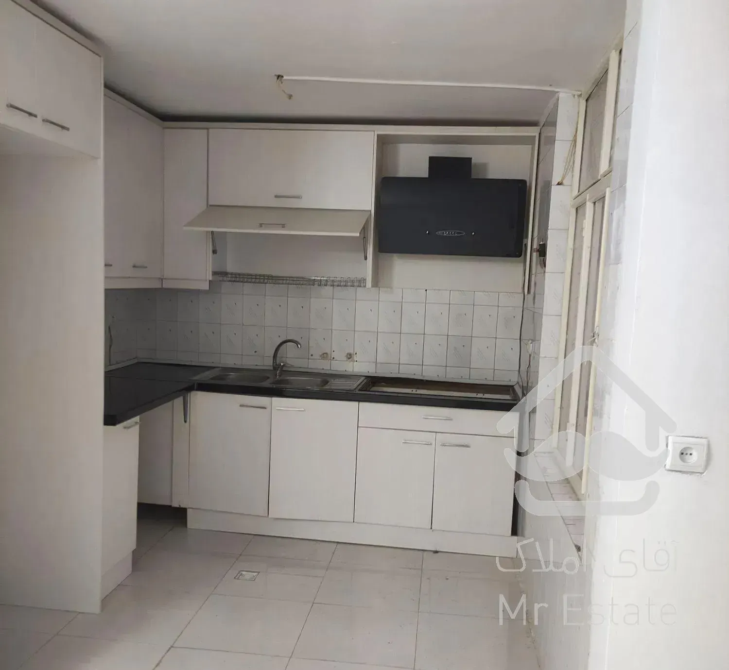 ۵۲متر همکف دارای یک خواب دارای حیاط خلوط