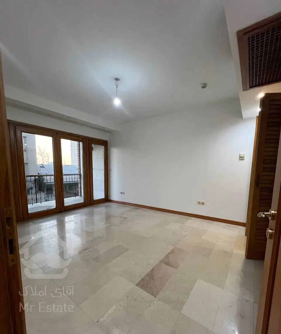 فروش آپارتمان ۱۹۰ متری ۳ خوابه در نیاوران