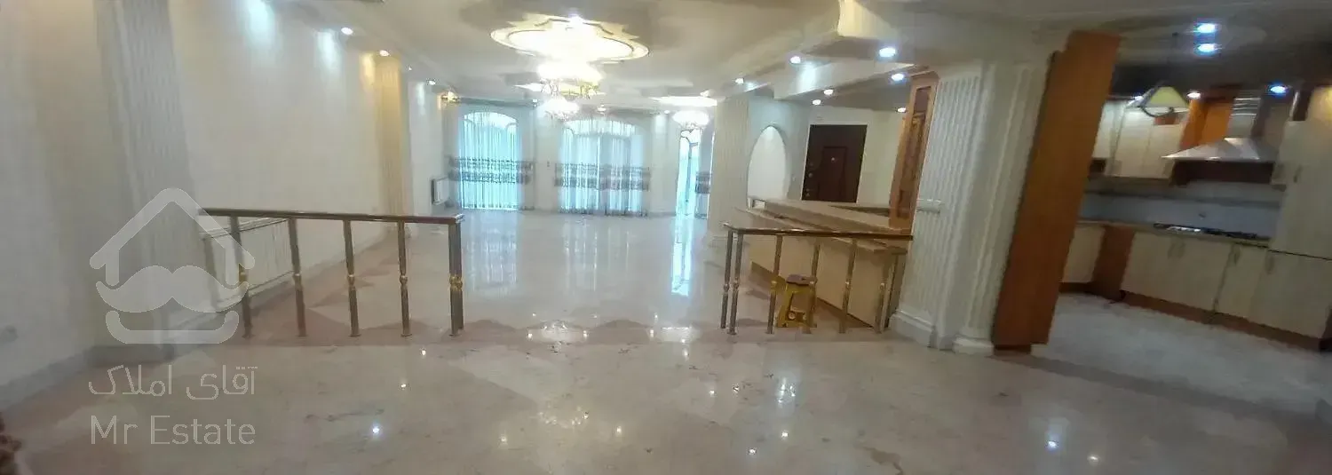 ۲۱۰متر/تک واحدی/بسیار تمیز/زیر قیمت