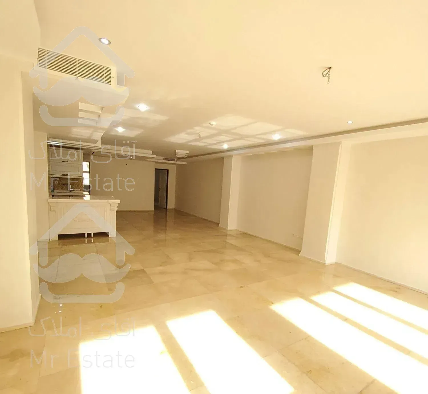 ۱۳۵ متر ۳ خواب نوساز کلید نخورده نور جنوب