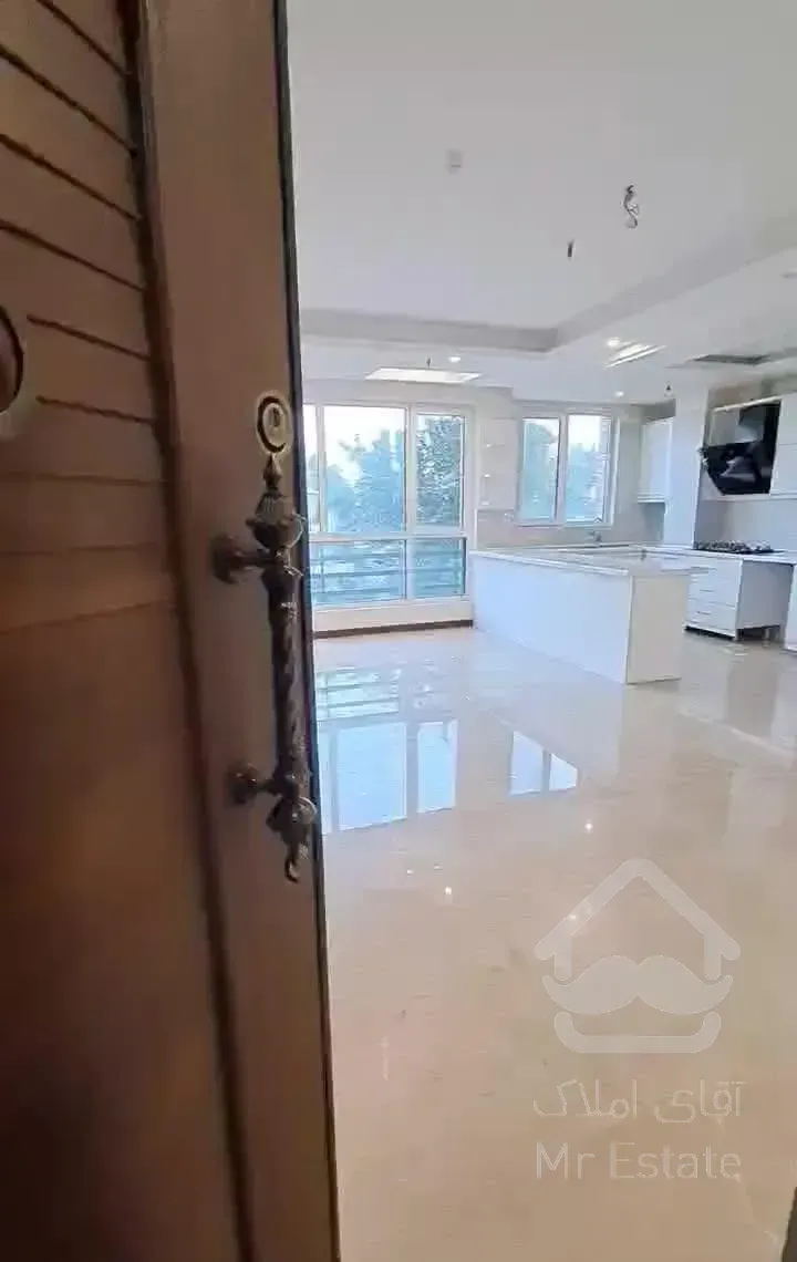 خریدو‌فروش تخصصی            رونیکا‌ پالاس‌ تهرانسر