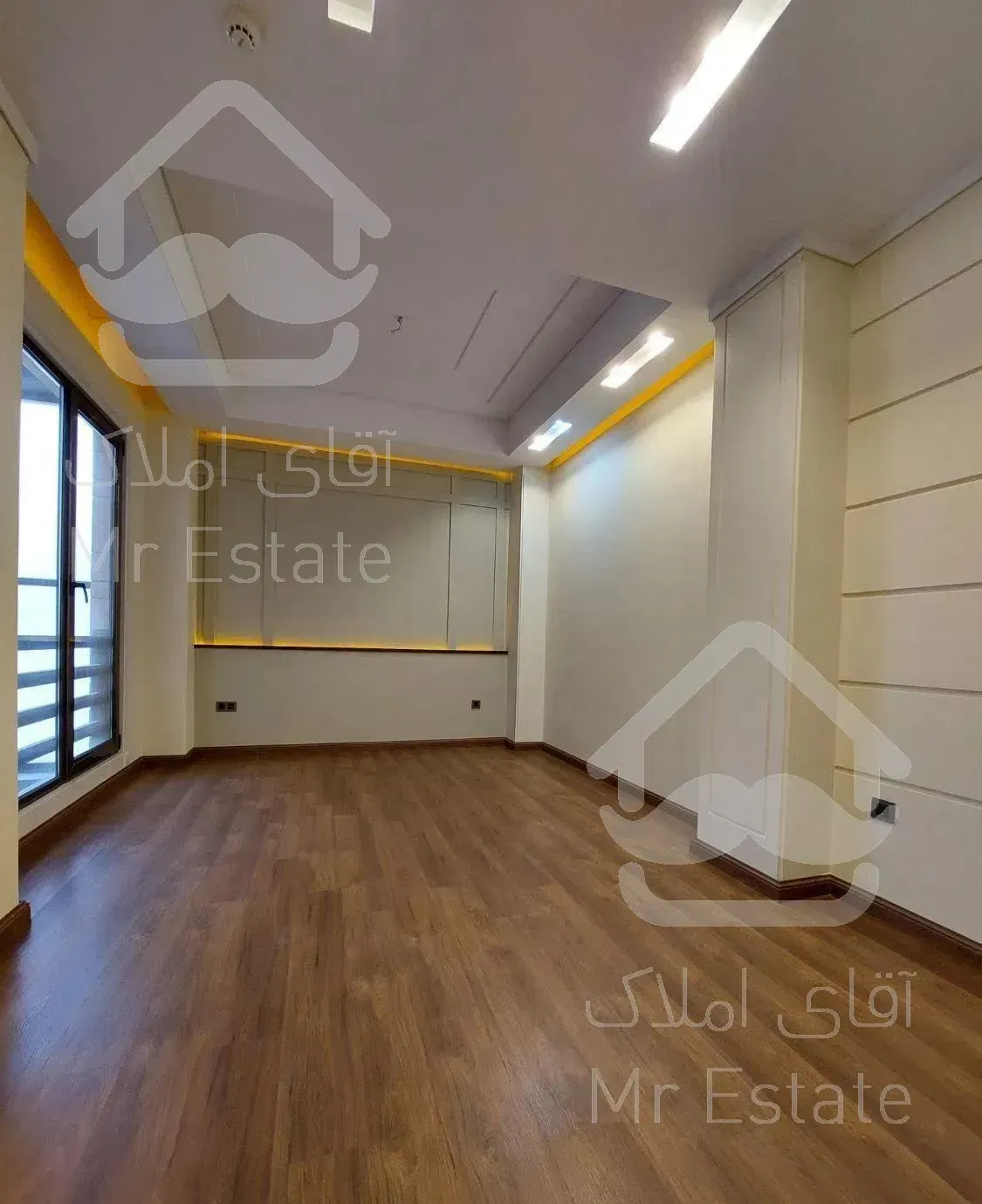 آپارتمان ۳۰۰ متر سه خواب  کلید نخورده