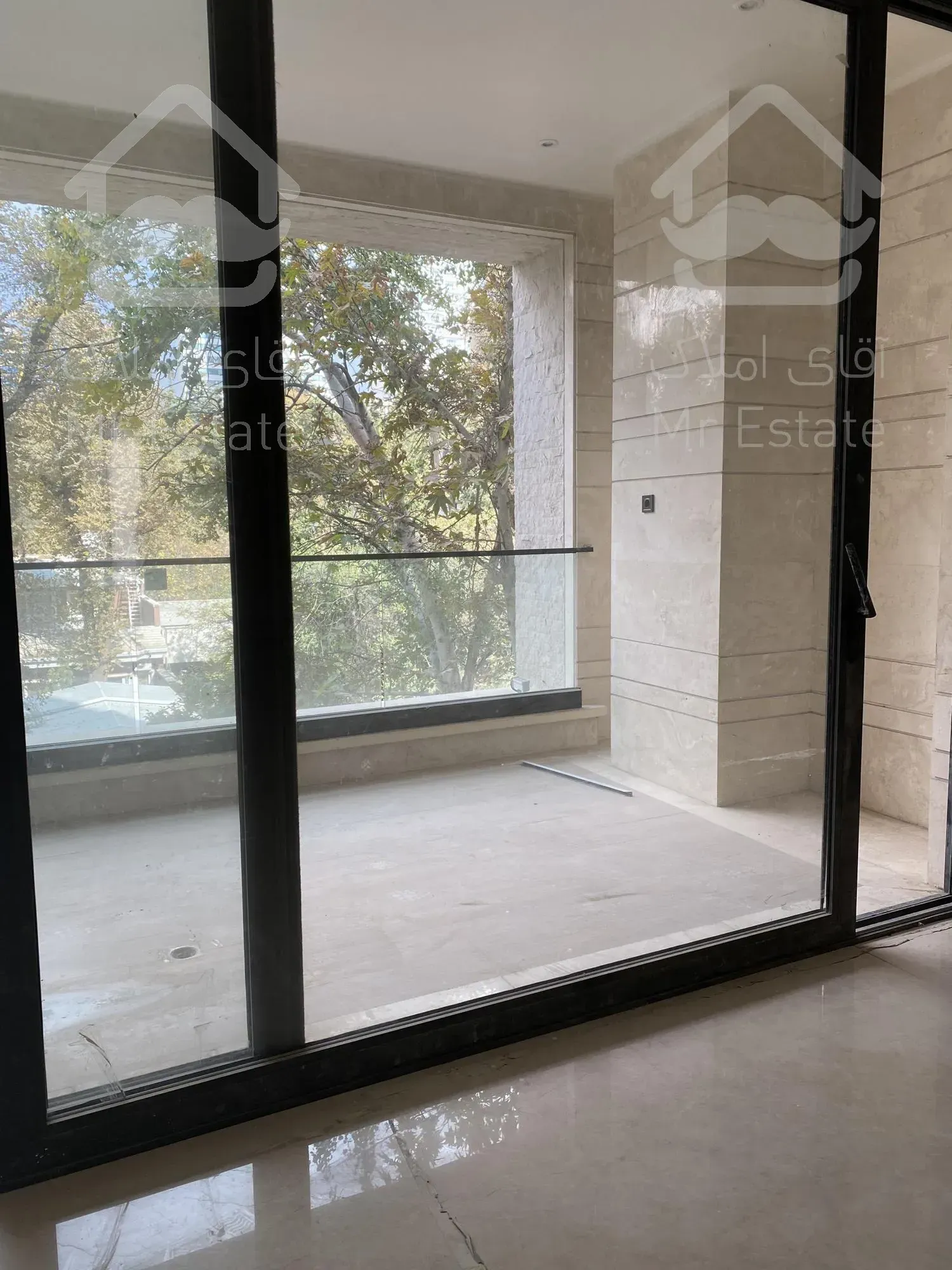 ۴۰۰ متر تکواحدی نئوکلاسیک - چناران