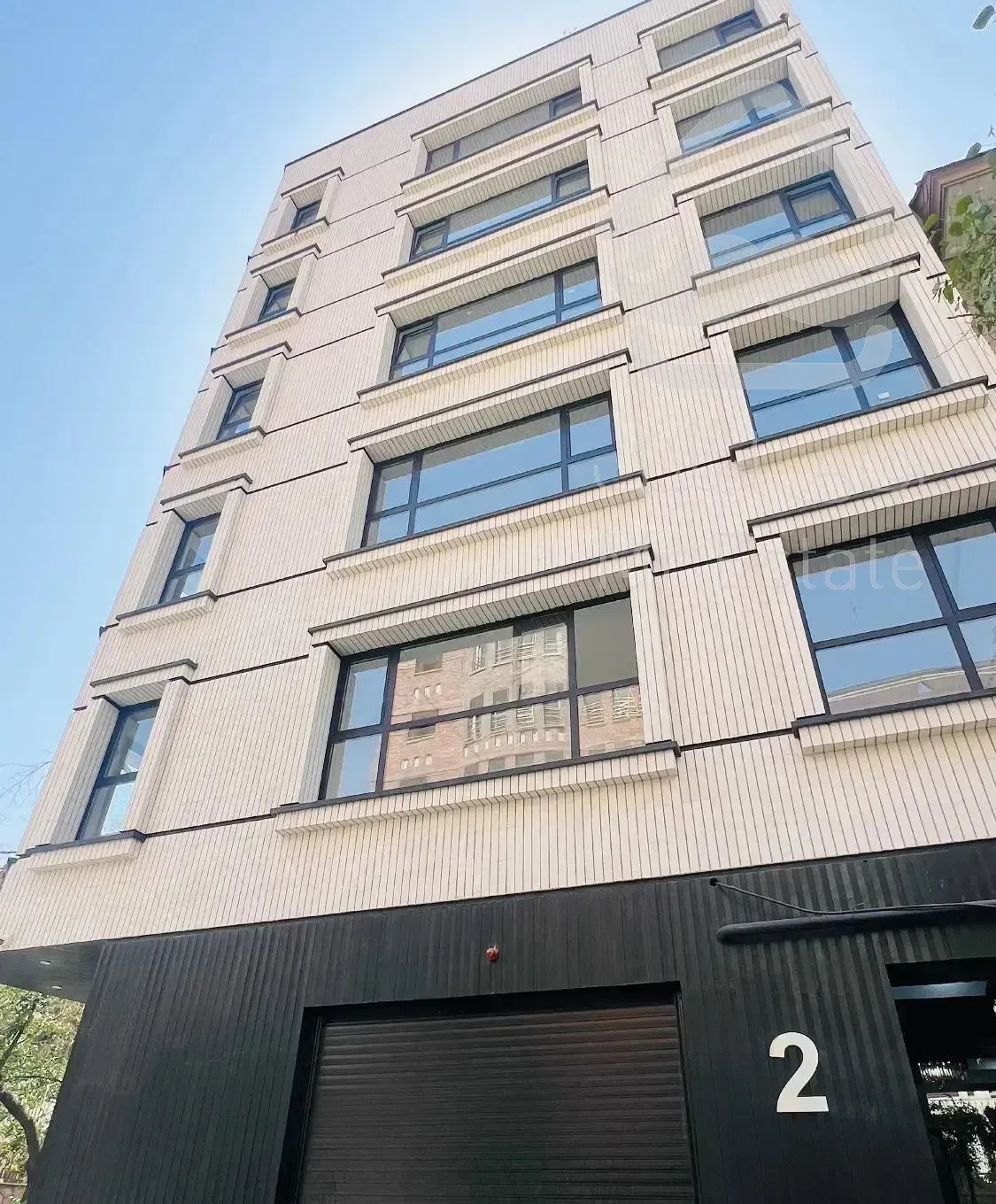 نیاوران / ۱۱۷ متر / ۱۰۷ متر / مدرن / کلید نخورده